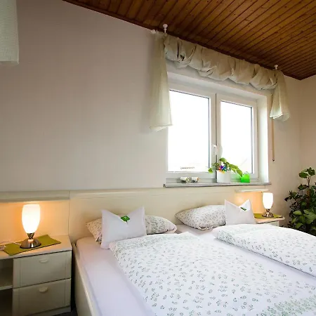 Very Bright Friendly With Large Roof Terrace * Goessweinstein