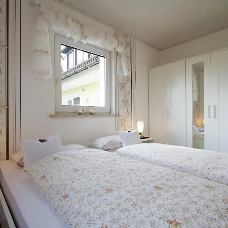 Very Bright Friendly With Large Roof Terrace
